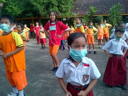 Ortu Siswa SD Sampah akan Syukuran jika Pencemaran Udara Bisa Hilang