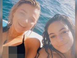 Rayakan Ultah ke-18, Chloe Moretz Pesta Berbikini