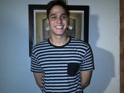 Sambut Valentine, Mischa Chandrawinata Siapkan Bunga