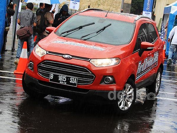 Polisi dan Ford Kampanyekan Keselamatan Berkendara