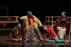 Agus Noor Rombak Dua Naskah Penulis Senior Teater Gandrik