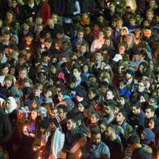 3 Mahasiswa Muslim Ditembak di AS, Ribuan Orang Berkumpul di Chapel Hill