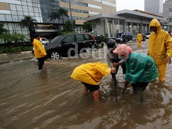 Nissan Pangkas Biaya Servis Mobil Korban Banjir