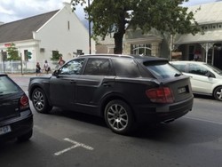 Bentley Mulai Uji SUV Pertamanya di Jalanan