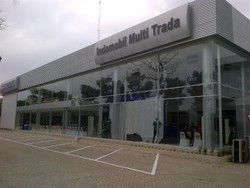 Suzuki Buka Diler Mobil di Karawaci