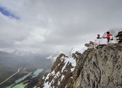 Mungkin, Ini Lamaran di Puncak Gunung yang Paling Romantis