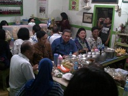 Nostalgia di Magelang, SBY Santap Tahu Kupat Hingga Bicara Akik