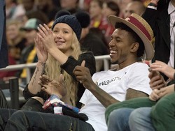 Hii... Diserang Lumba-lumba, Pacar Iggy Azalea Hampir Tewas