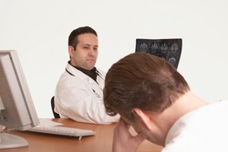 Beda Pendapat dengan Dokter Saat Periksa? Begini Cara Menghadapinya