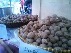 Tak Patut Ditiru! Ini Trik Licik Tati Pasarkan Bakso Celeng di Bandung