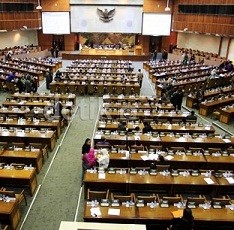 Fahri Hamzah Sebut Pembahasan RAPBN-P di DPR Molor Akibat Komjen Budi