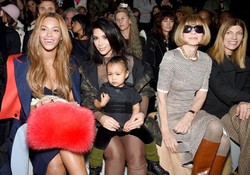 Priceless, Ini Reaksi Anna Wintour Saat Melihat Putri Kim Kardashian Nangis