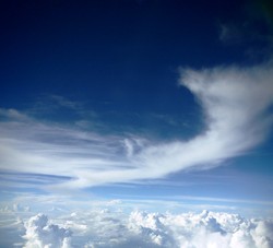 Langit dan gumpalan awan...
