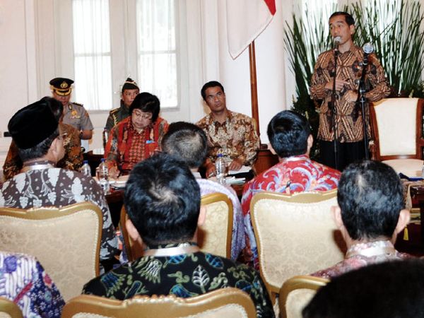 Jokowi Rapat dengan Kepala Daerah se-Jawa dan Maluku