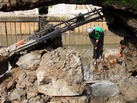 Tanggul Kali Ciliwung di Jalan Talang Ambles