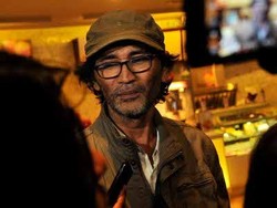 Sahabat Mengenang Alex Komang Sebagai Sosok Cerdas