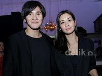 Vino G Bastian dan Marsha Timothy Serasi Serba Hitam