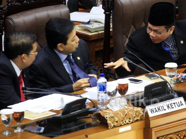 Paripurna Pengesahan RAPBN-P Diskors