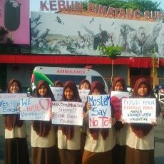 Remaja Surabaya Tolak Valentine Day