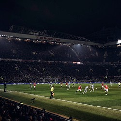 Pendapatan MU Menurun, Utang Bertambah