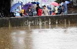 Akhir Pekan, Jakarta Kembali Diguyur Hujan