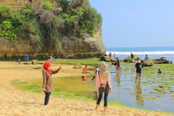 Valentine di Yogyakarta, ke Pantai Indrayati Yuk!
