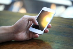 Kepoin Mantan Termasuk Kepribadian Posesif dan Picu Cyber bully