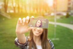 Waspada, Telalu Eksis di Sosial Media Bisa Picu Tindak Kriminal