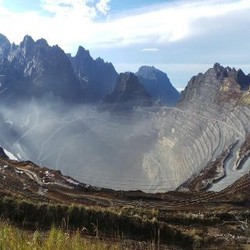 Ini Penampakan Grasberg, Ikon Tambang Emas Raksasa di Papua