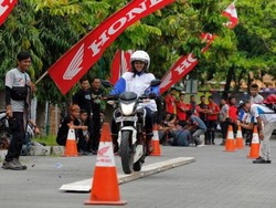 1.000 Bikers Honda CB150R Streetfire Berjambore di Yogyakarta