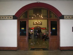 Uniknya Stasiun Tawang di Semarang