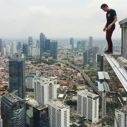 Arief, Si Penantang Ketinggian Gedung Jakarta