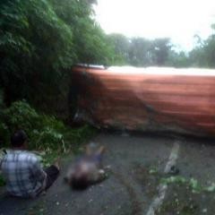 Minibus Rombongan Pengajian Terguling di Pacet, 2 Penumpang Tewas
