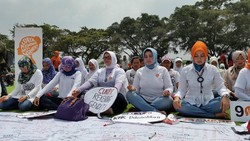 Aktivis Perempuan Gelar Aksi Cukup Pak Presiden!, Istri Ridwan Kamil Ikut