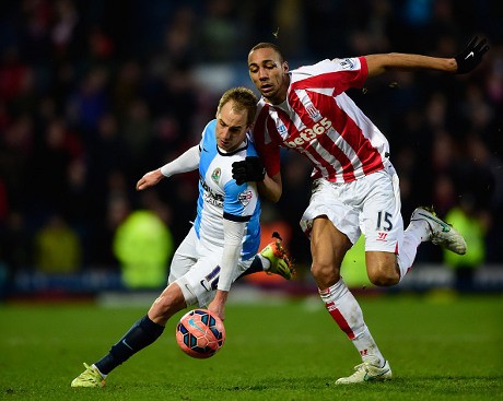 Stoke Angkat Koper Usai Dikalahkan Blackburn 1-4