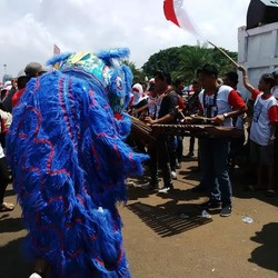 Barongsai dan Angklung Hibur Pendukung Komjen BG di Depan Istana