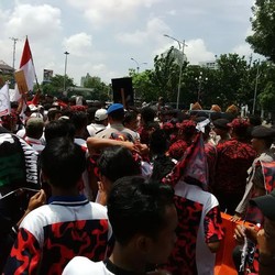 Semakin Siang, Pendemo Dukung Komjen BG di Depan Istana Terus Bertambah