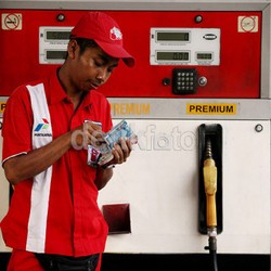 Harga Premium dan Solar Batal Turun