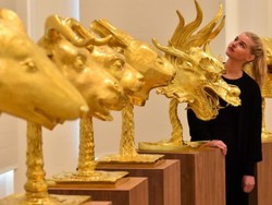 Wow! 12 Patung Kepala Emas Dijual Rp 55 Miliar