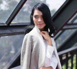 Pengalaman Berkesan Dokter Cantik Mesty Ariotedjo Ketika Bertugas di Flores