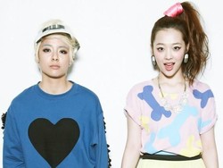 Sedang Hiatus, Sulli Beri Kejutan Amber f(x) di Belakang Panggung Inkigayo