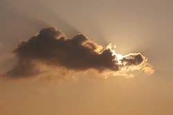 Menangkap Awan, Menjaring Mentari