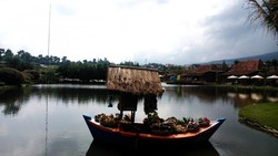 Beginilah Pasar Terapung yang Keren di Lembang