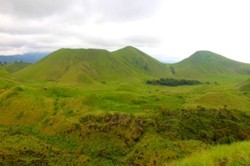 Ada Bukit Teletubbies Tersembunyi di Dataran Tinggi Ijen