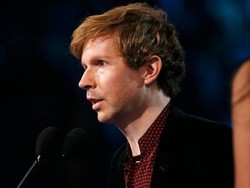 Berjaya di Grammy 2015, Beck Kirim Satu Truk Waffle ke Kantor Label