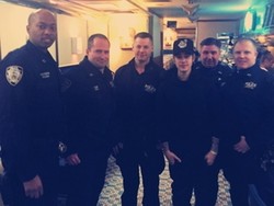 Kerap Bikin Ulah, Justin Bieber Traktir Polisi Makan Malam