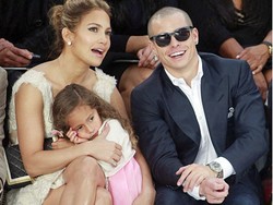 Antusias Hingga Nangis, Foto Anak Selebriti Saat Ikut Nonton Fashion Show