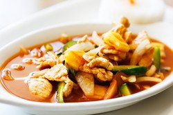 Gurih Asam Manis Ayam Kuluyuk, Olahan Ayam Khas Peranakan