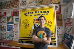 Desain Kotak Pizza dari Seluruh Dunia Ditampilkan dalam The Art of Pizza Box (1)