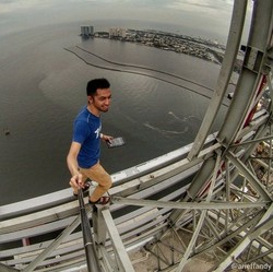 Aksi Mereka Lebih Gila dari Arief Rooftoper